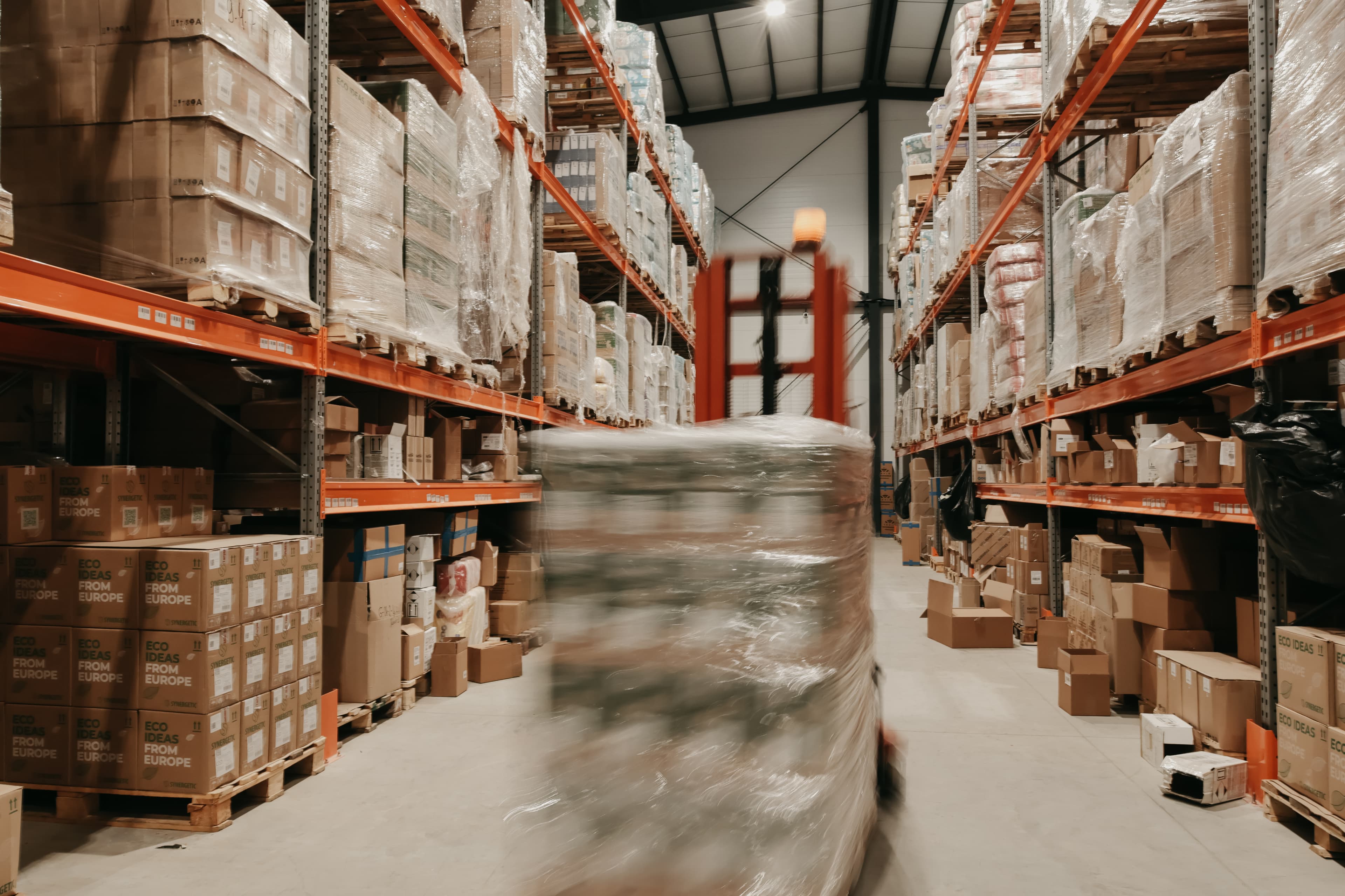 1500 м² современного склада — чисто, тепло и безопасно